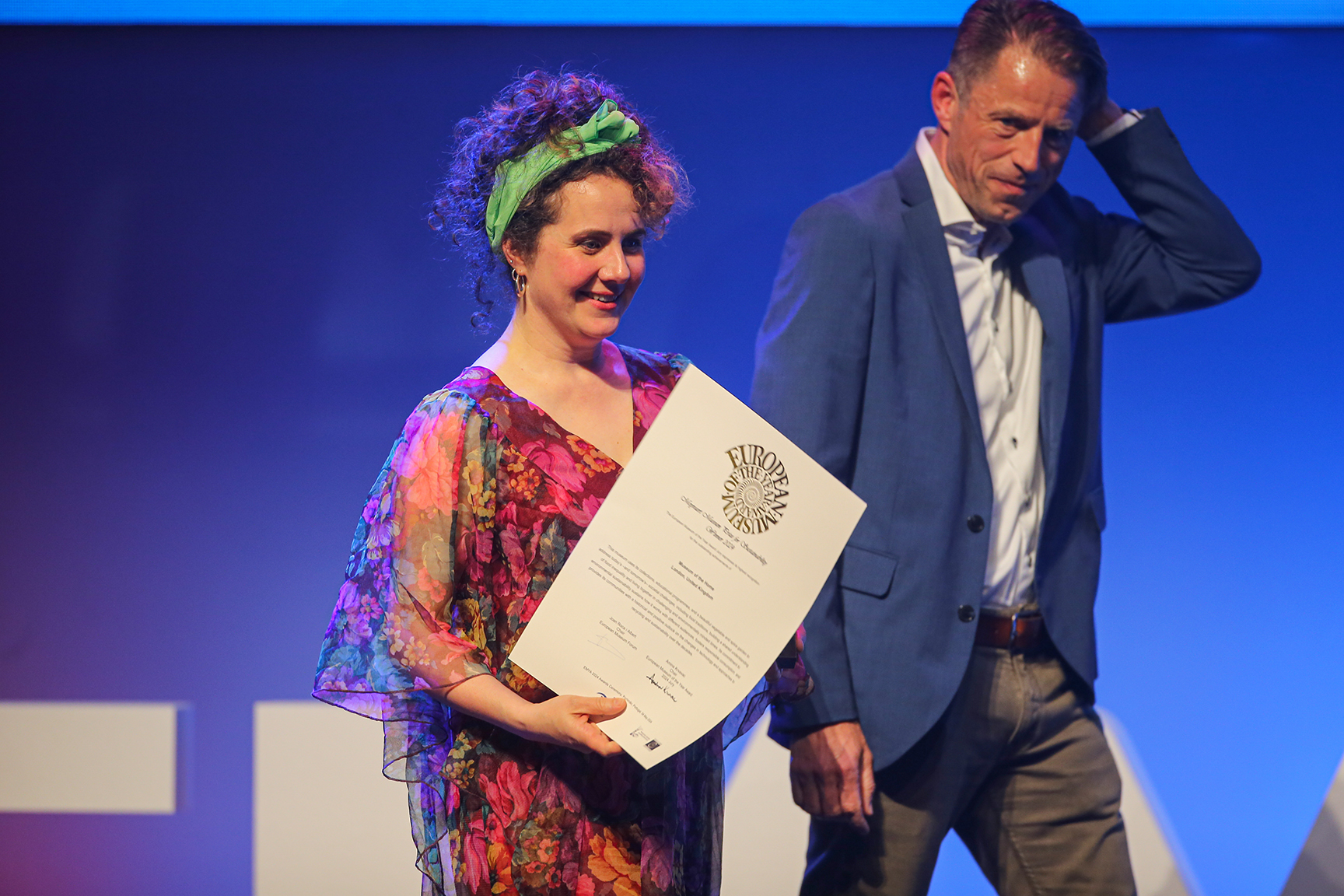 Zdjęcie przedstawia laureatów nagród EMYA 2024.